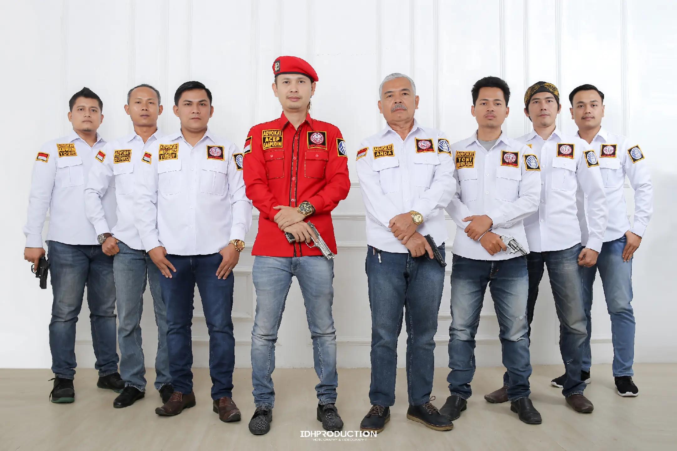 Tim Baju Putih & Merah